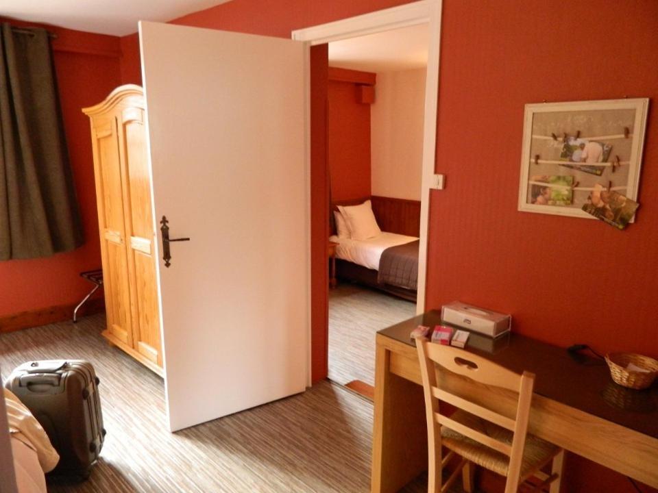 Logis - Auberge Du Colombier Guines Room photo