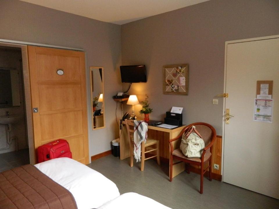 Logis - Auberge Du Colombier Guines Room photo